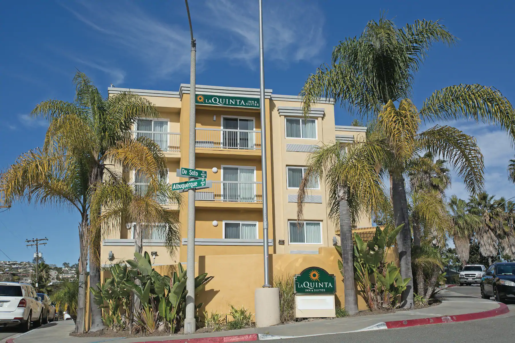 La Quinta Inn & Suites by Wyndham San Diego Mission Bay Hotel RecruitParents